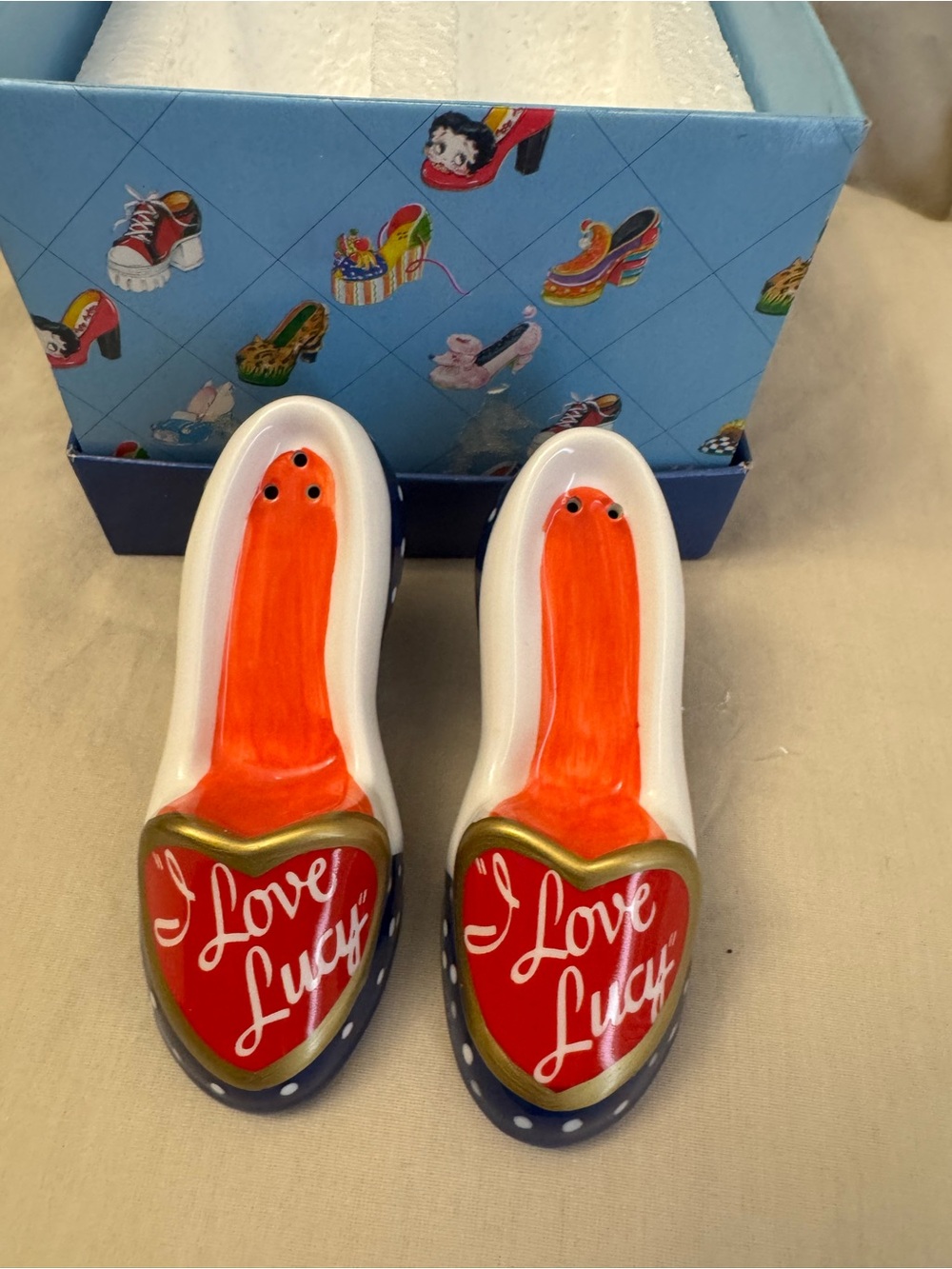 Vintage 1999 I Love Lucy High Heel Shoe Salt & Pepper Shakers Vandor